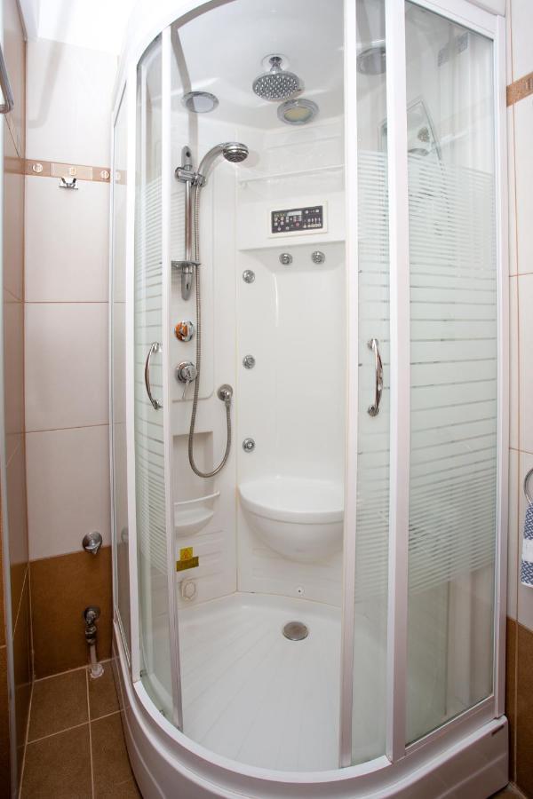 Hotel Adonis Мецово Екстериор снимка