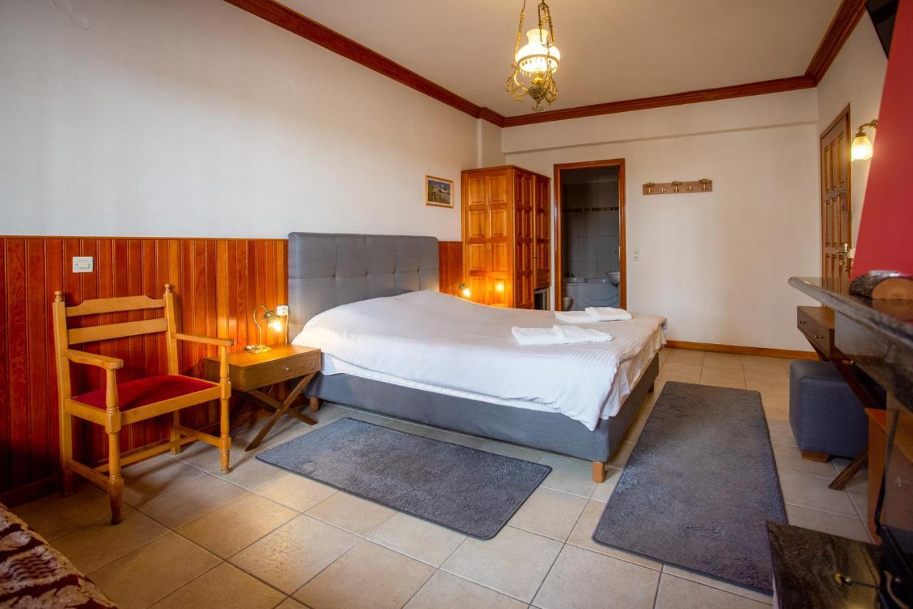 Hotel Adonis Мецово Екстериор снимка