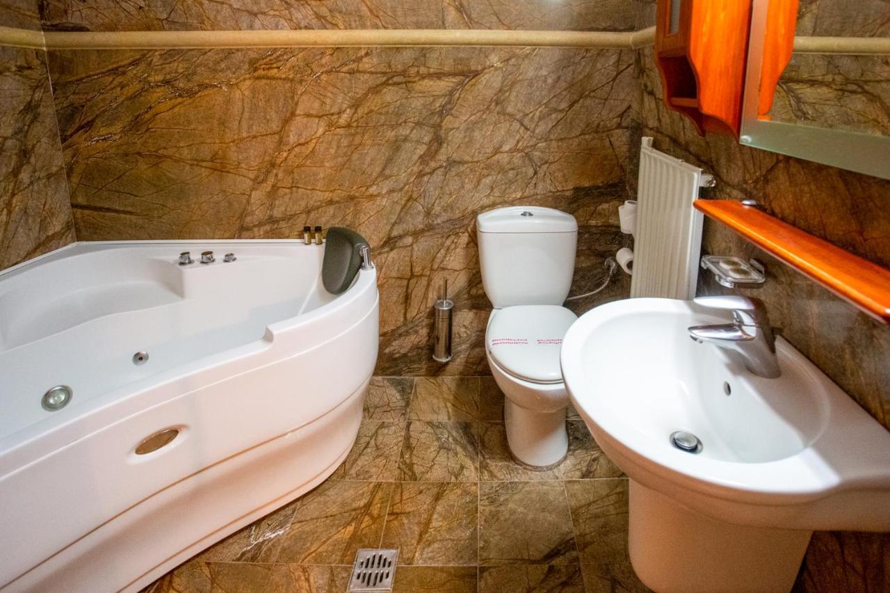 Hotel Adonis Мецово Екстериор снимка